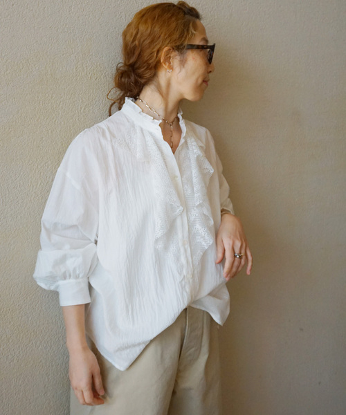 JOURNAL STANDARD LUXE（ジャーナルスタンダード　ラックス）の「ラッフルフリルレースブラウス（シャツ/ブラウス・レディース・ホワイト/ブラック・FREE）」の4枚目の写真