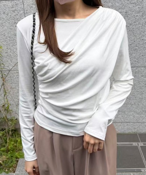 mebole(メボレ)の「アシンメトリードレープトップス(Tシャツ/カットソー・レディース・グレー/ブラック/ホワイト・FREE)」の1枚目の写真