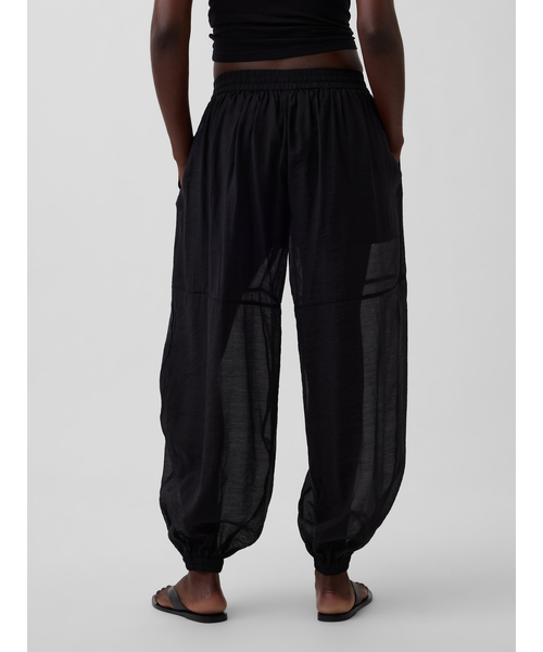 GAP(ギャップ)の「シアー パラシュート ジョガーパンツ(その他パンツ・レディース・ブラック/ブラウン・XS/S/M/L/XXS)」の8枚目の写真