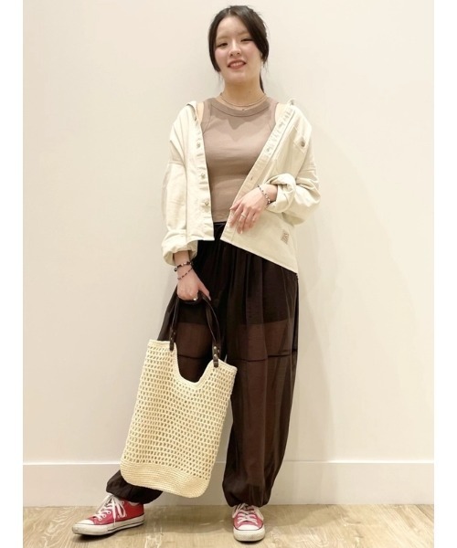 GAP(ギャップ)の「シアー パラシュート ジョガーパンツ(その他パンツ・レディース・ブラック/ブラウン・XS/S/M/L/XXS)」の13枚目の写真