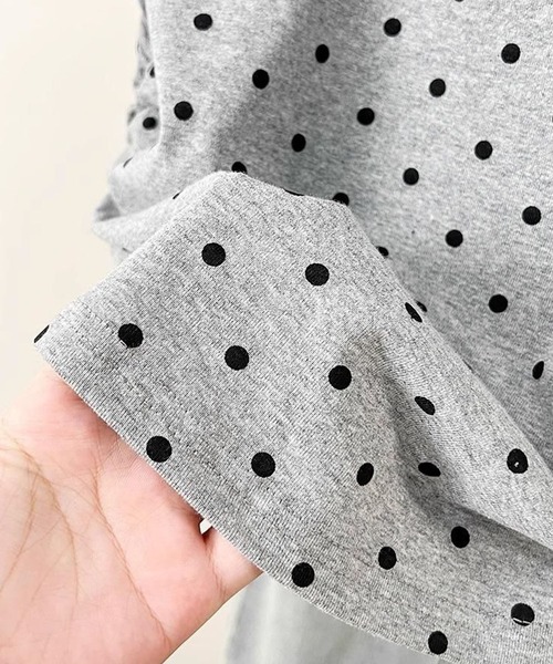meJane（ミージェーン）の「ドット柄 Vネック半そでＴシャツ（Tシャツ/カットソー・レディース・ホワイト/グレー/ブラック・FREE）」の14枚目の写真