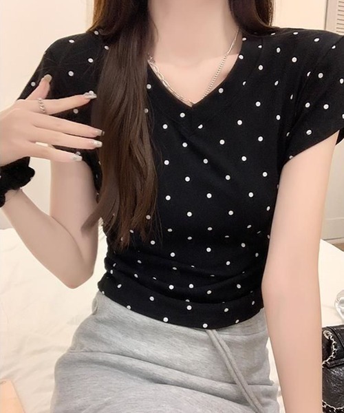 meJane（ミージェーン）の「ドット柄 Vネック半そでＴシャツ（Tシャツ/カットソー・レディース・ホワイト/グレー/ブラック・FREE）」の5枚目の写真