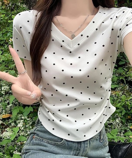 meJane（ミージェーン）の「ドット柄 Vネック半そでＴシャツ（Tシャツ/カットソー・レディース・ホワイト/グレー/ブラック・FREE）」の10枚目の写真