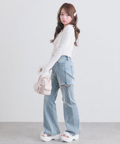 OLIVE des OLIVE(オリーブデオリーブ)の「キラキラサイドスリットストレッチフレアデニムパンツ(デニムパンツ・レディース・ブルー/サックスブルー・SMALL/MEDIUM)」の14枚目の写真