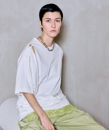 ショルダーパッドアシメケープTシャツ / Shoulder Pad Asymmetrical