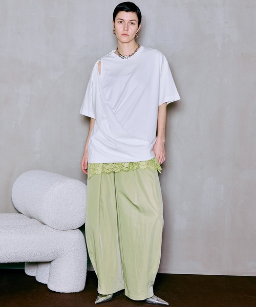 MAISON SPECIAL(メゾンスペシャル)の「Asymmetrical Drape T-Shirt/アシンメトリードレープTEE(Tシャツ/カットソー・レディース・ホワイト/イエロー/パープル/ブラック・FREE)」の5枚目の写真