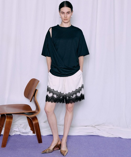 MAISON SPECIAL(メゾンスペシャル)の「Asymmetrical Drape T-Shirt/アシンメトリードレープTEE(Tシャツ/カットソー・レディース・ホワイト/イエロー/パープル/ブラック・FREE)」の19枚目の写真