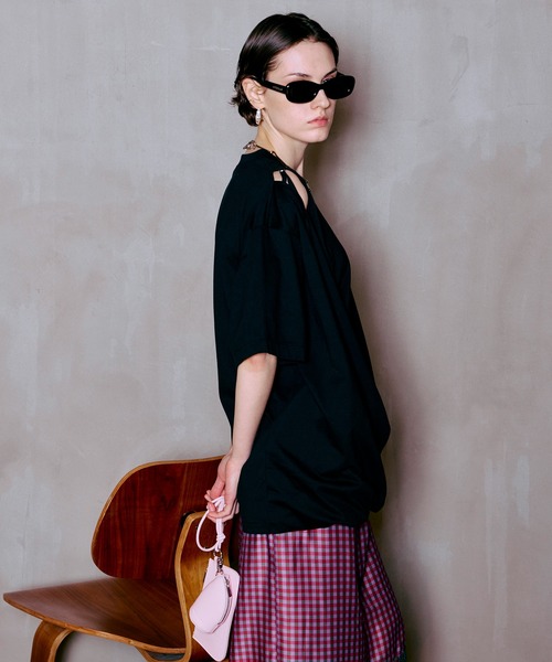 MAISON SPECIAL(メゾンスペシャル)の「Asymmetrical Drape T-Shirt/アシンメトリードレープTEE(Tシャツ/カットソー・レディース・ホワイト/イエロー/パープル/ブラック・FREE)」の13枚目の写真