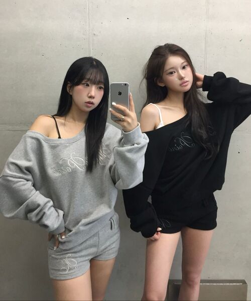 KHAKIPOINT（カーキポイント）の「Lettering Sweat Shirt (gray)（スウェット・レディース・その他・FREE）」の4枚目の写真