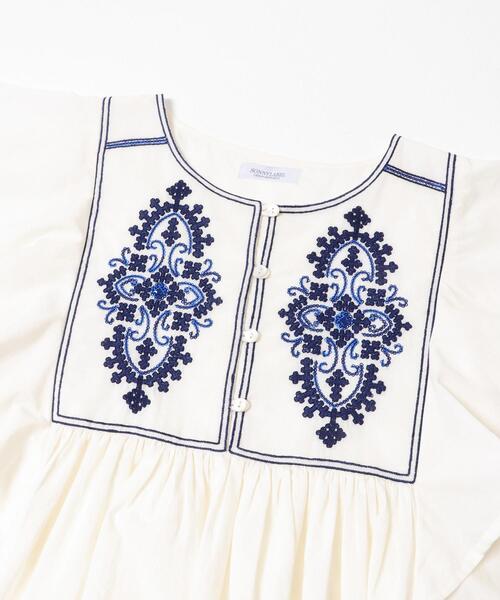 URBAN RESEARCH Sonny Label(アーバンリサーチサニーレーベル)の「スパンコールエンブロイダリーブラウス(シャツ/ブラウス・レディース・ブラック/オフホワイト/グリーン系その他/オレンジ・FREE)」の13枚目の写真