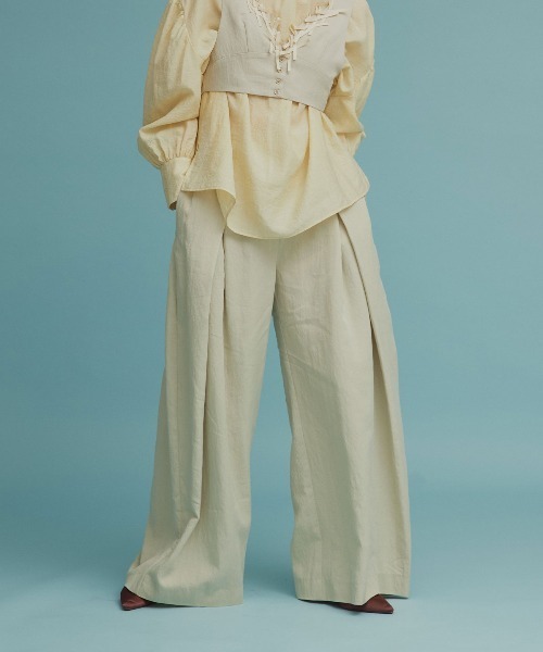 W:Huku(フーク)の「【W:Huku / ドライタッチツイル】クロス タック ワイド スラックス パンツ / Dry-Touch Twill Cross-Weave Wide-Leg Pants(スラックス・レディース・ブラック/ベージュ・M/L)」の2枚目の写真