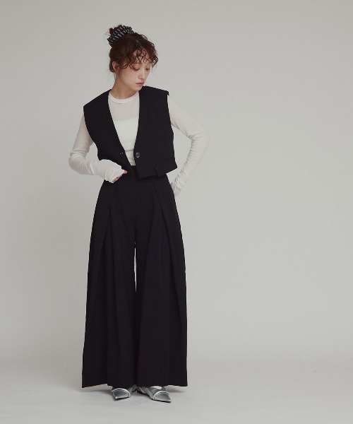W:Huku(フーク)の「【W:Huku / ドライタッチツイル】クロス タック ワイド スラックス パンツ / Dry-Touch Twill Cross-Weave Wide-Leg Pants(スラックス・レディース・ブラック/ベージュ・M/L)」の6枚目の写真