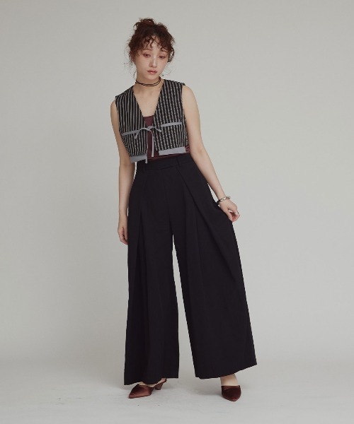 W:Huku(フーク)の「【W:Huku / ドライタッチツイル】クロス タック ワイド スラックス パンツ / Dry-Touch Twill Cross-Weave Wide-Leg Pants(スラックス・レディース・ブラック/ベージュ・M/L)」の10枚目の写真