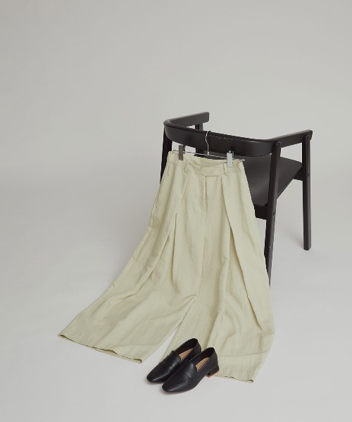 W:Huku(フーク)の「【W:Huku / ドライタッチツイル】クロス タック ワイド スラックス パンツ / Dry-Touch Twill Cross-Weave Wide-Leg Pants(スラックス・レディース・ブラック/ベージュ・M/L)」の11枚目の写真