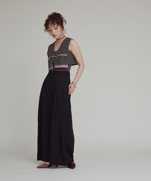 W:Huku(フーク)の「【W:Huku / ドライタッチツイル】クロス タック ワイド スラックス パンツ / Dry-Touch Twill Cross-Weave Wide-Leg Pants(スラックス・レディース・ブラック/ベージュ・M/L)」の14枚目の写真