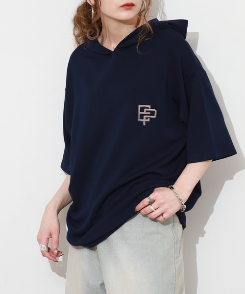 FUNALIVE(ファンアライブ)の「フード付き ロゴ 刺繍 半袖 Tシャツ(Tシャツ/カットソー・メンズ・レディッシュグレー/ホワイト/ネイビー/ブラック・M/L/LL)」の4枚目の写真