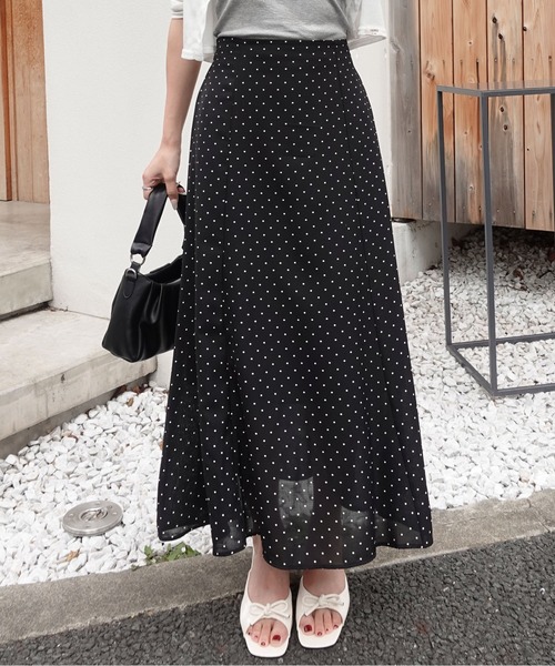 unnu(ユヌ)の「リネンライク ドットフレアスカート(スカート・レディース・ブラック/ホワイト・F)」の1枚目の写真