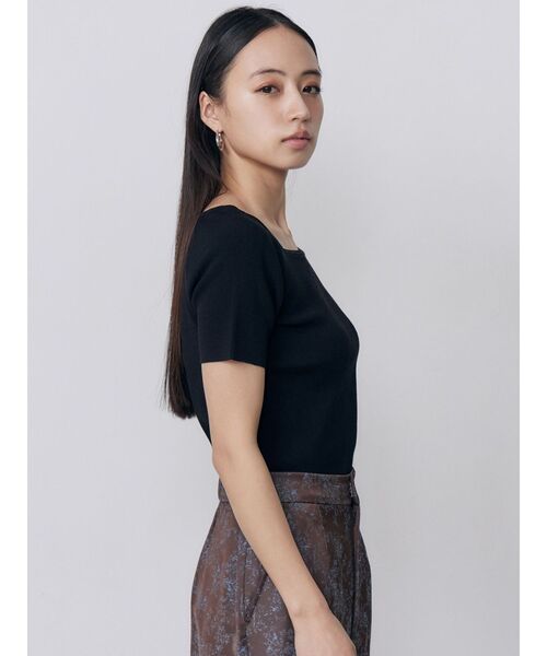 MURUA(ムルーア)の「【接触冷感】前後2WAYデコルテオープンハーフニット【近赤外線カット】 夏服(ニット/セーター・レディース・ブラック/レッド/ホワイト・FREE)」の7枚目の写真