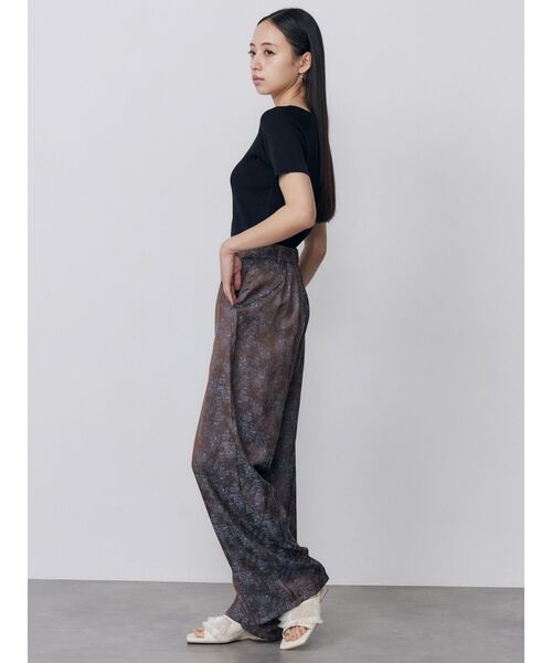 MURUA(ムルーア)の「【接触冷感】前後2WAYデコルテオープンハーフニット【近赤外線カット】 夏服(ニット/セーター・レディース・ブラック/レッド/ホワイト・FREE)」の11枚目の写真