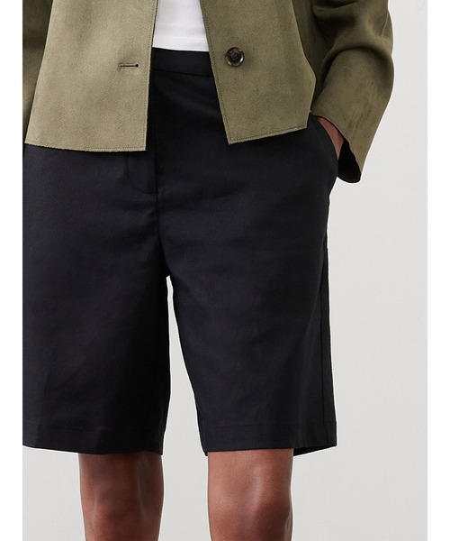 BANANA REPUBLIC FACTORY STORE（バナナリパブリック ファクトリーストア）の「BANANA REPUBLIC FACTORY STORE　　ハイライズリネンブレンドバミューダショートパンツ（その他パンツ・レディース・ホワイト/ブラック/ナチュラル・XS/S/M/L）」の2枚目の写真