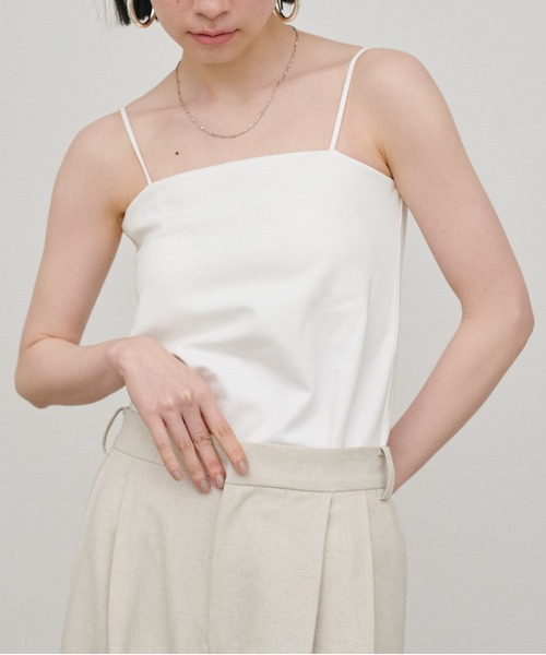 LARUTA(ラルータ)の「【LARUTA】カップ付きバックオープンポンチキャミ(キャミソール・レディース・ブラック/オフホワイト・FREE)」の2枚目の写真