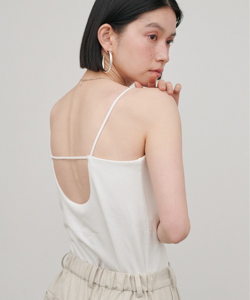 LARUTA(ラルータ)の「【LARUTA】カップ付きバックオープンポンチキャミ(キャミソール・レディース・ブラック/オフホワイト・FREE)」の5枚目の写真