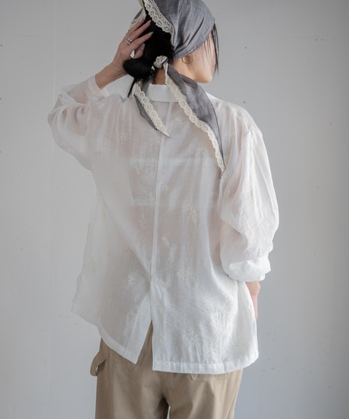 hwyl(ヒュイル)の「刺繍シアージャケット(シャツ/ブラウス・レディース・ブラック/オフホワイト・FREE)」の8枚目の写真
