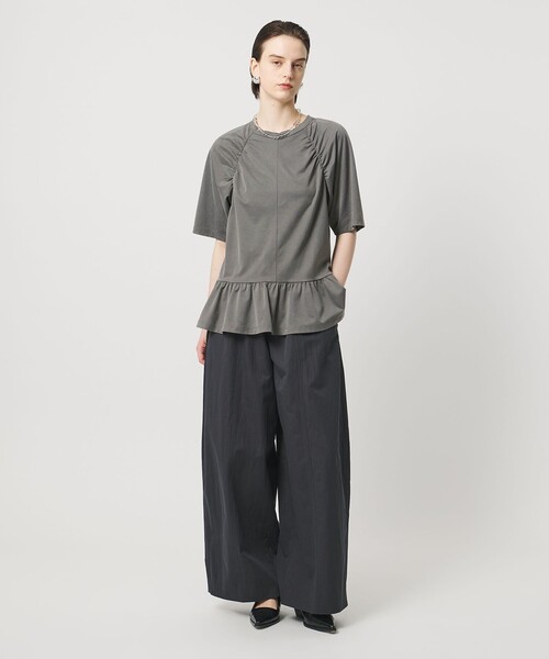ASTRAET（アストラット）の「＜ASTRAET ＞ギャザー フレア クルーネックカットソー（Tシャツ/カットソー・レディース・グレー系/ブラック・FREE）」の3枚目の写真