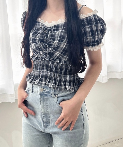 INGNI(イング)の「レースフリル2Wayオフショルブラウス(シャツ/ブラウス・レディース・ブラック系/ネイビー系2/オフホワイト/ホワイト系・M)」の8枚目の写真