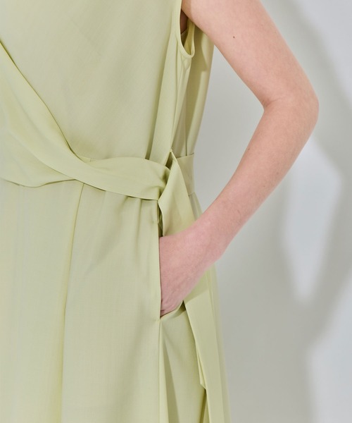 THE TOKYO(ザトウキョウ)の「【THE TOKYO/ザトウキョウ】Cowl Neck Wool Dress/カウルネックサマーウールワンピース(ワンピース・レディース・イエロー/ネイビー/ホワイト・1/2)」の6枚目の写真