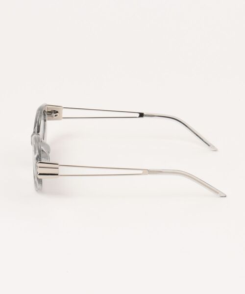 Chikashitsu +(チカシツプラス)の「【Chikashitsu +】silver temple square sunglasses (2color) / 【チカシツプラス】クリアレンズスクエアサングラス(サングラス・メンズ・グレー/ブラック・ONE SIZE)」の3枚目の写真