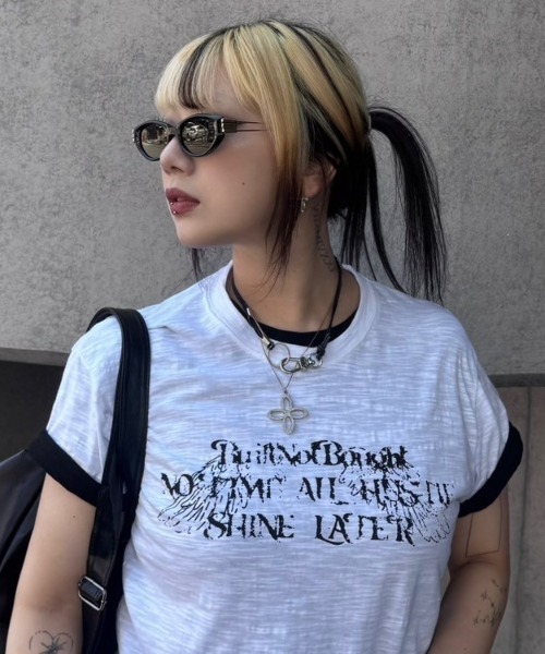 Chikashitsu +(チカシツプラス)の「【Chikashitsu +】silver temple square sunglasses (2color) / 【チカシツプラス】クリアレンズスクエアサングラス(サングラス・メンズ・グレー/ブラック・ONE SIZE)」の5枚目の写真
