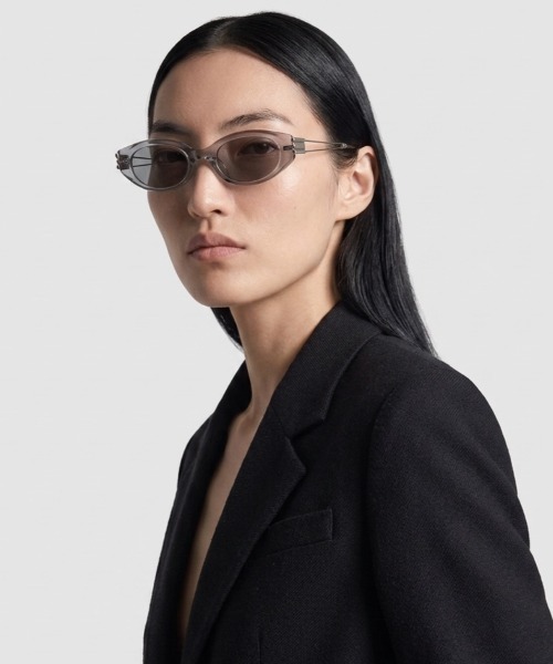 Chikashitsu +(チカシツプラス)の「【Chikashitsu +】silver temple square sunglasses (2color) / 【チカシツプラス】クリアレンズスクエアサングラス(サングラス・メンズ・グレー/ブラック・ONE SIZE)」の15枚目の写真