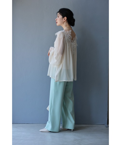 cawaii(カワイイ)の「肌に沿うドレッシーレースブラウストップス(インナー付き)(シャツ/ブラウス・レディース・アイボリー・FREE)」の6枚目の写真