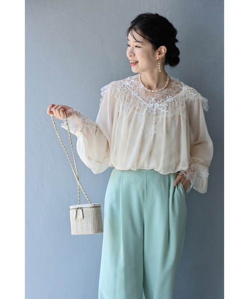 cawaii(カワイイ)の「肌に沿うドレッシーレースブラウストップス(インナー付き)(シャツ/ブラウス・レディース・アイボリー・FREE)」の11枚目の写真