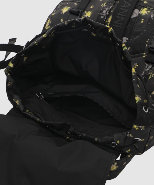 GANNI(ガニー)の「Re-Tech Printed Nylon Backpack(バックパック/リュック・レディース・マルチ・ONE SIZE)」の2枚目の写真