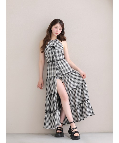 M me eme(エムミーエメ)の「Halter check slit long onepiece(eme10903)(ワンピース・レディース・ベージュ/ブラック・FREE)」の7枚目の写真