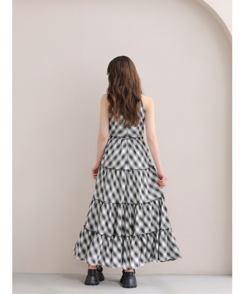 M me eme(エムミーエメ)の「Halter check slit long onepiece(eme10903)(ワンピース・レディース・ベージュ/ブラック・FREE)」の9枚目の写真