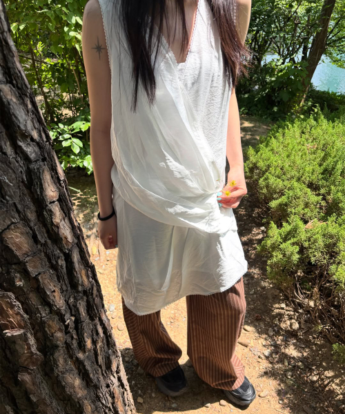 MILLO WOMEN（ミロウーマン）の「レーストリミングドレープドレス[アイボリー]（ワンピース・レディース・その他・SMALL/MEDIUM）」の3枚目の写真