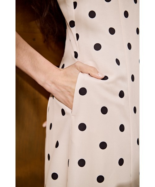 Estella.K(エステラケー)の「Rosaline Dot Dress バルーンドットドレス(ワンピース・レディース・ブラック/アイボリー・FREE)」の12枚目の写真