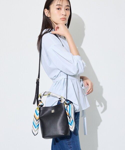 INDIVI(インディヴィ)の「【2WAY/合皮】ポシェットサイズバッグ(ショルダーバッグ・レディース・ワインレッド/ブラック・00)」の1枚目の写真