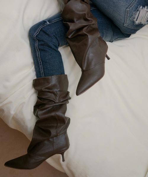 DTYYPE(ドタイプ)の「ルーズドレープロングブーツ(ブーツ・レディース・ブラウン/ブラック・X-LARGE/LARGE/MEDIUM/SMALL)」の9枚目の写真