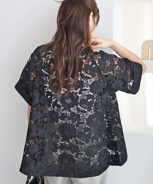 le.coeur blanc(ルクールブラン)の「TORRAZZO DONNA別注スキッパーレースブラウス(シャツ/ブラウス・レディース・オフホワイト/ブラック・38)」の22枚目の写真