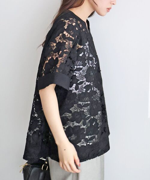 le.coeur blanc(ルクールブラン)の「TORRAZZO DONNA別注スキッパーレースブラウス(シャツ/ブラウス・レディース・オフホワイト/ブラック・38)」の21枚目の写真