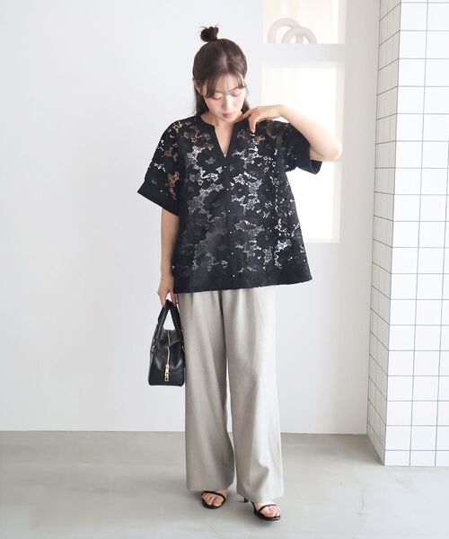 le.coeur blanc(ルクールブラン)の「TORRAZZO DONNA別注スキッパーレースブラウス(シャツ/ブラウス・レディース・オフホワイト/ブラック・38)」の18枚目の写真