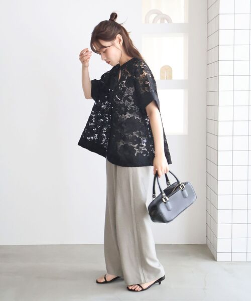 le.coeur blanc(ルクールブラン)の「TORRAZZO DONNA別注スキッパーレースブラウス(シャツ/ブラウス・レディース・オフホワイト/ブラック・38)」の16枚目の写真