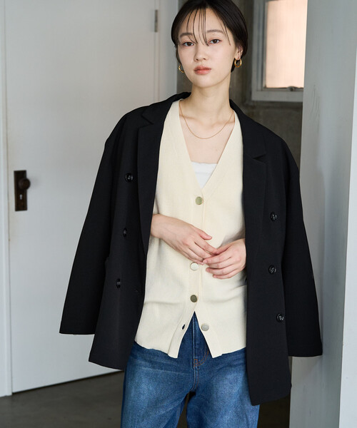 FREAK'S STORE(フリークスストア)の「限定展開 ゴールド ボタン ルーズ ニット ベスト(ベスト・レディース・ブラウン/ベージュ/ブラック/ナチュラル・フリ-)」の16枚目の写真