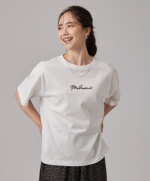 SHOO・LA・RUE（シューラルー）の「【S-LL/洗濯機可】大人っぽく着られる ジェルロゴプリントTシャツ（Tシャツ/カットソー・レディース・ホワイト/ダークグレー/ダークブラウン/ライトオレンジ系・01/02/03/04）」の5枚目の写真