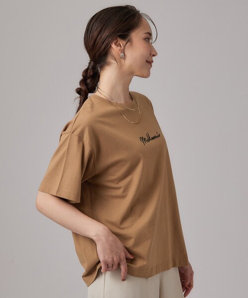 SHOO・LA・RUE（シューラルー）の「【S-LL/洗濯機可】大人っぽく着られる ジェルロゴプリントTシャツ（Tシャツ/カットソー・レディース・ホワイト/ダークグレー/ダークブラウン/ライトオレンジ系・01/02/03/04）」の14枚目の写真