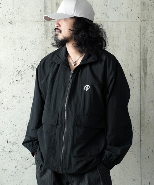 DEVILOCK(デビロック)の「DEVILOCK NYLON WASHER EMBROIDERY BLOUSON(ブルゾン・メンズ・カーキ/グレー/ブラック・MEDIUM)」の2枚目の写真
